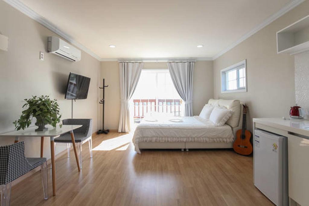 Jubilee Chalet Seogwipo Zimmer foto